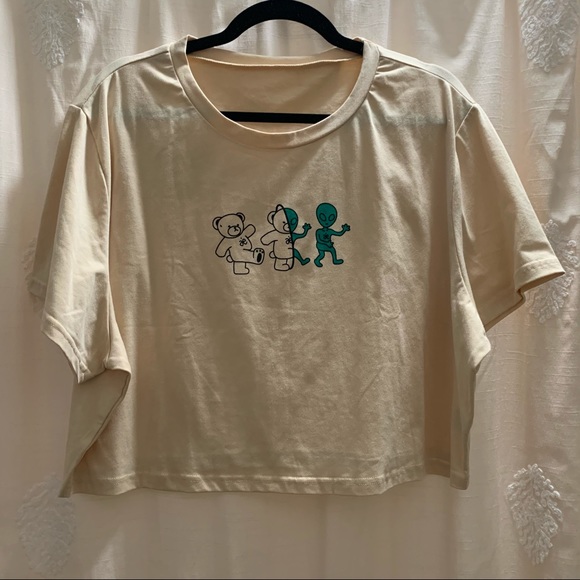 Teddy Bear Turning into Green Alien Cropped Tee NWOT - Picture 5 of 9